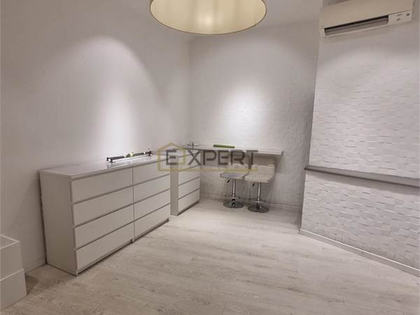 Commercial Premises / Showrooms for rent in Modena