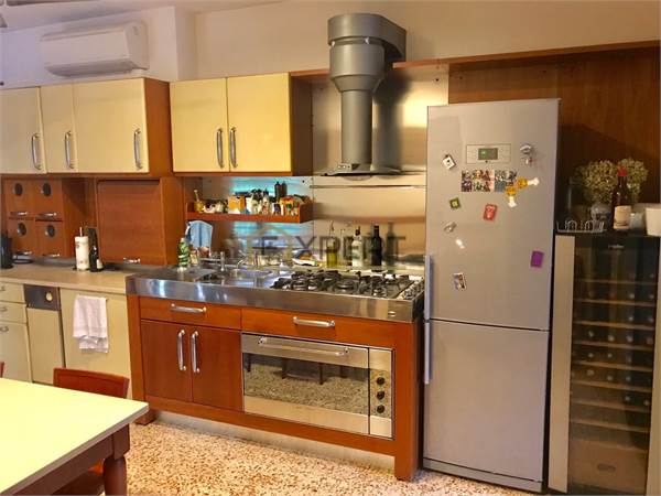 Affittasi Villa arredata