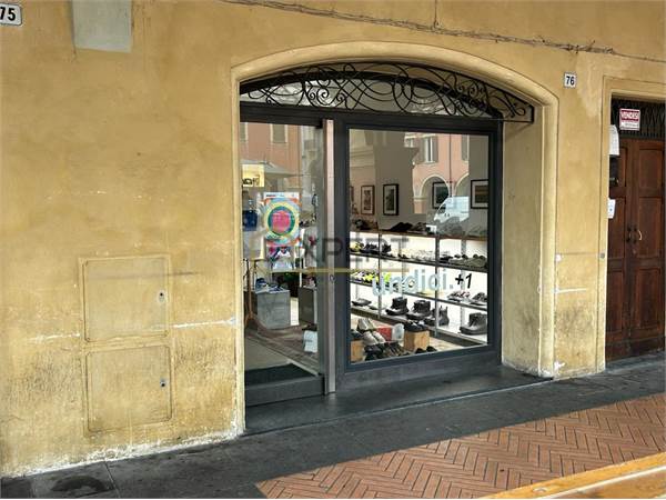 Commercial Premises / Showrooms for sale in Sassuolo