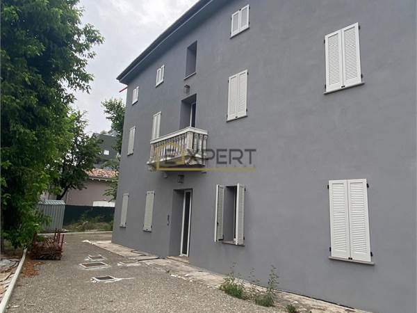 Flat For rent in Modena (MO) Via Schiocchi 