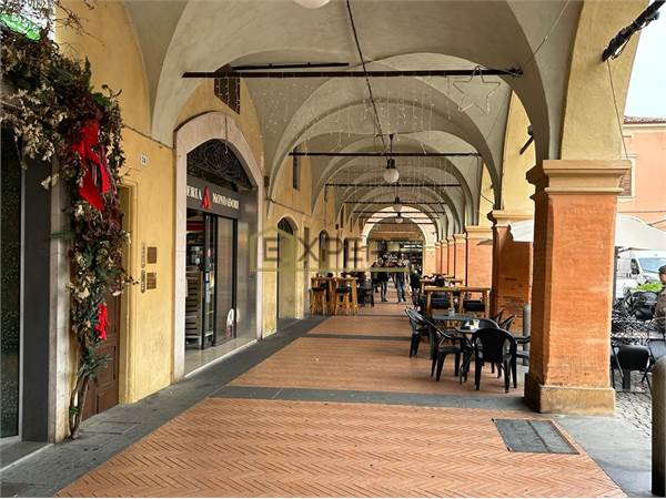 Negozio Piazza Piccola