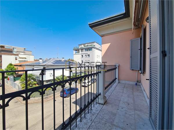 Town House Sale in Modena (MO)