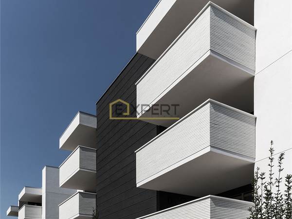 Appartamento con giardino privato con 3 camere e 2 bagni