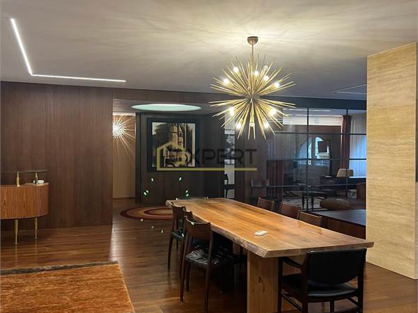 Centro storico in palazzo di pregio affittasi ampio appartamento arredato 