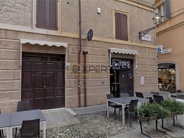 Commercial Premises / Showrooms For rent in Modena (MO) Via selmi  55