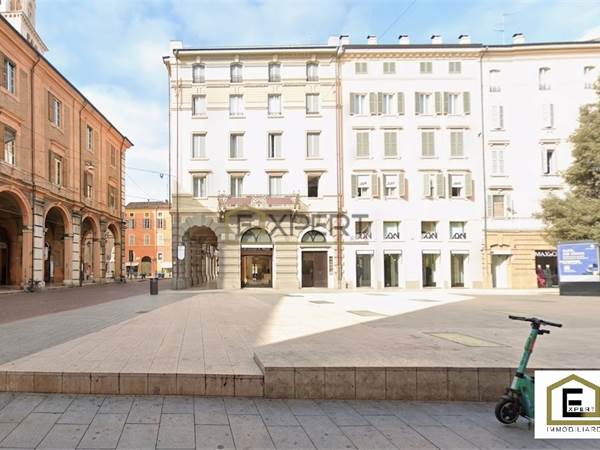  Modena – Centro Storico | Elegante appartamento arredato con terrazzo